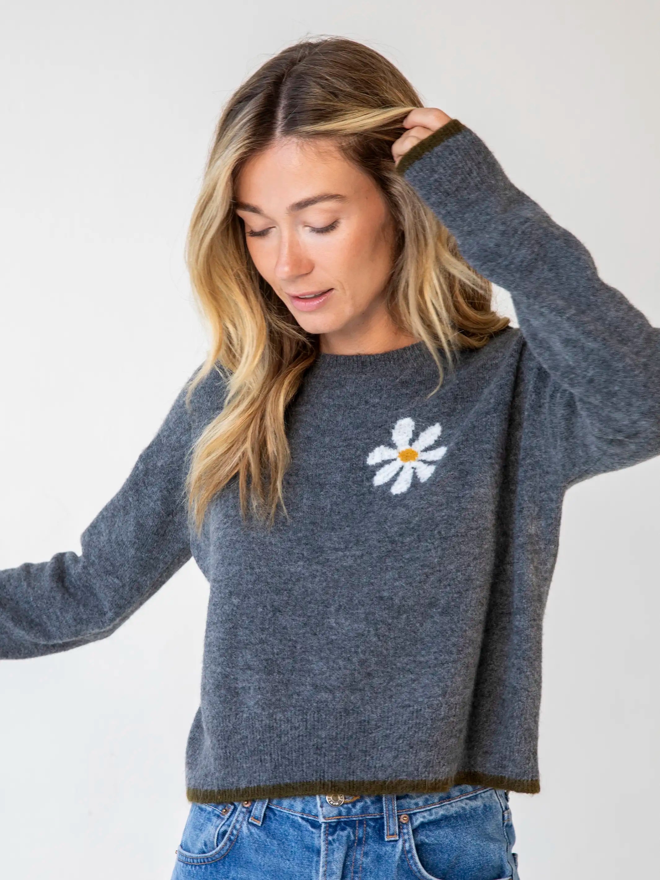 Intarsia Icon Sweater - Charcoal Daisy