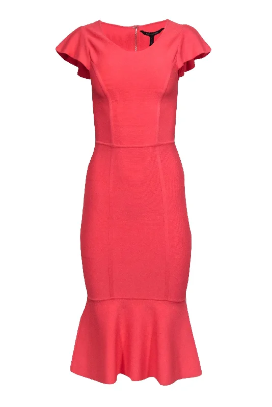 Halter Neck Women Dress to Show Off the Shoulders and Neckline Halter Neck Women Dress to Show Off the Shoulders and Neckline BCBG Max Azria - Coral Cap Sleeve Fit & Flare Dress Sz XS